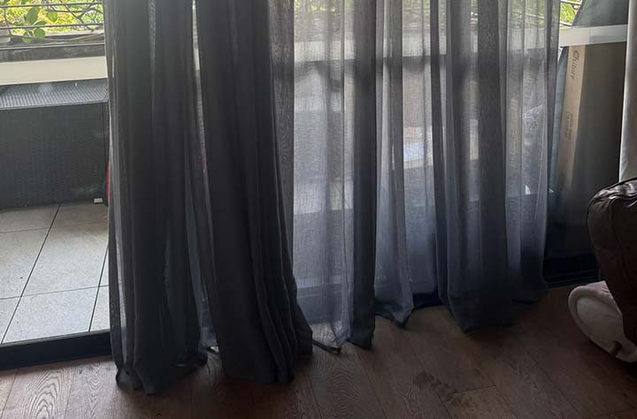 How to Remove Mildew Smell from Curtains